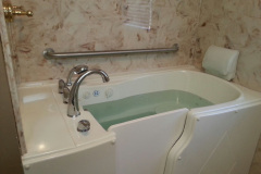 Tub-with-External-24-inch-Grab-Bar